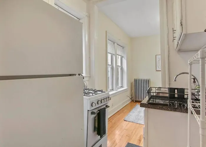 Cozy 1br In Rogers Park - Touhy 2w Apartment *